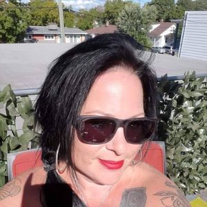 Meet your Posher, Suzanne